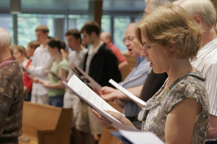 Colonists in new england participated in congregational hymn singing.